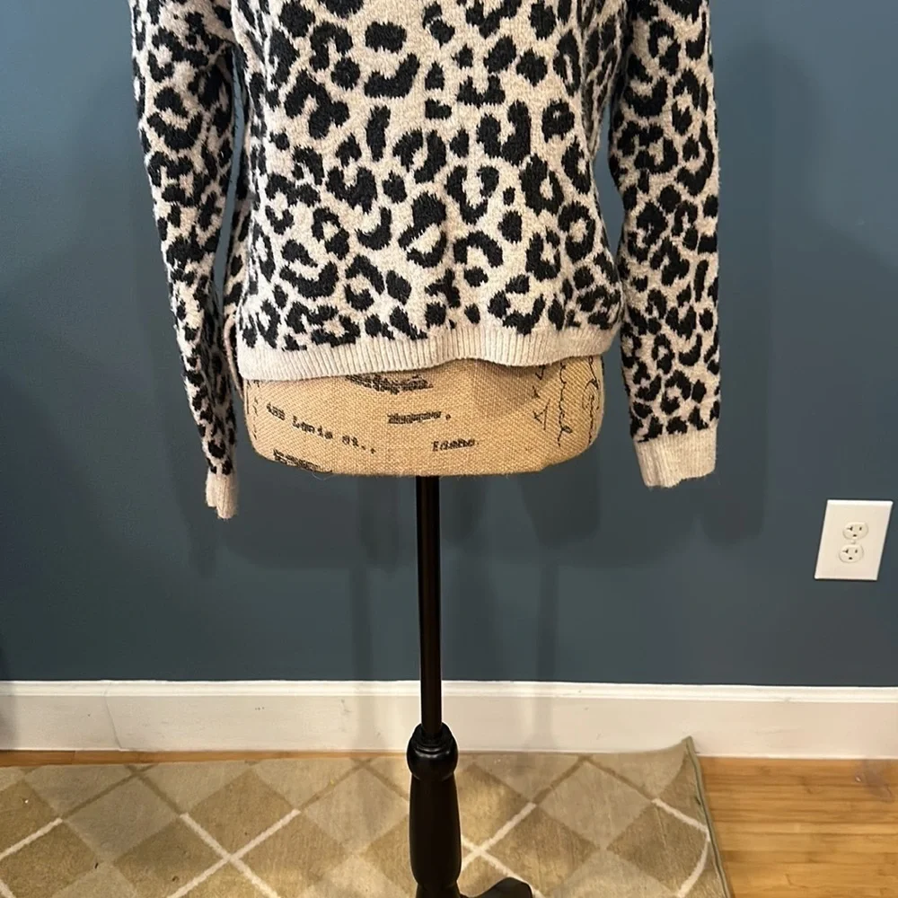 Yes Lola sweater size medium women’s